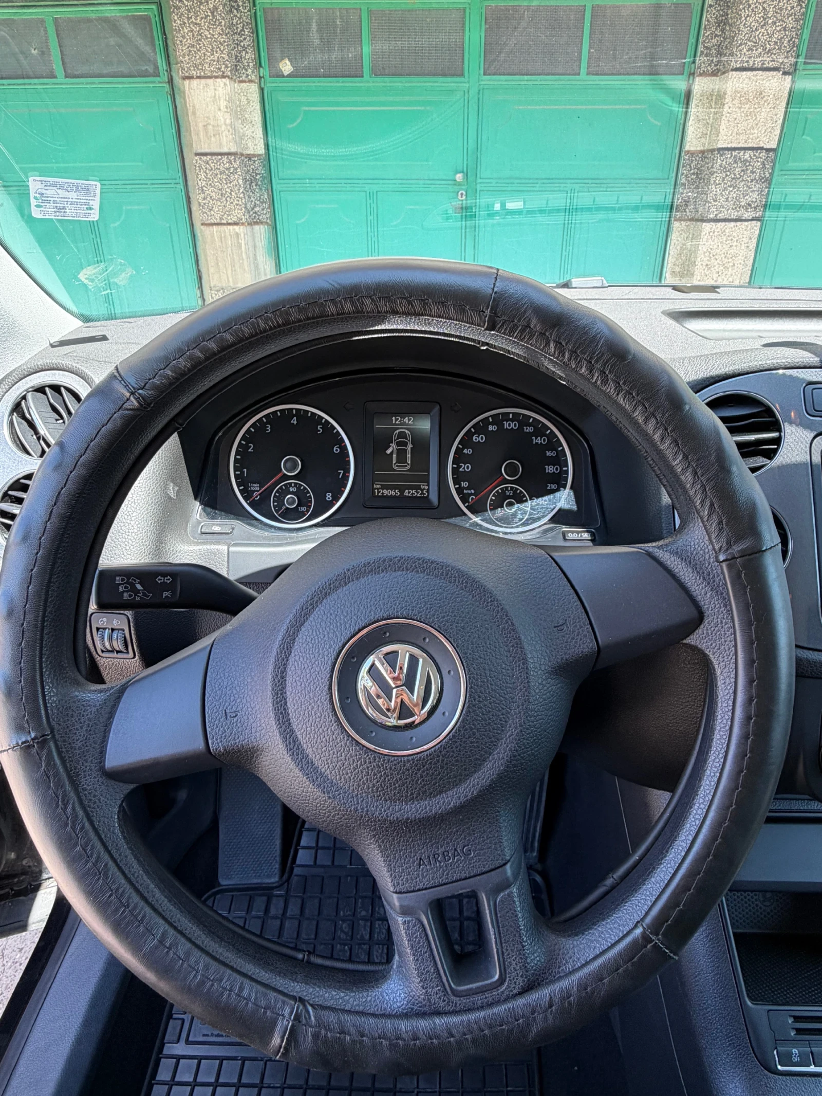 VW Tiguan, снимка 10 - Автомобили и джипове - 55248728