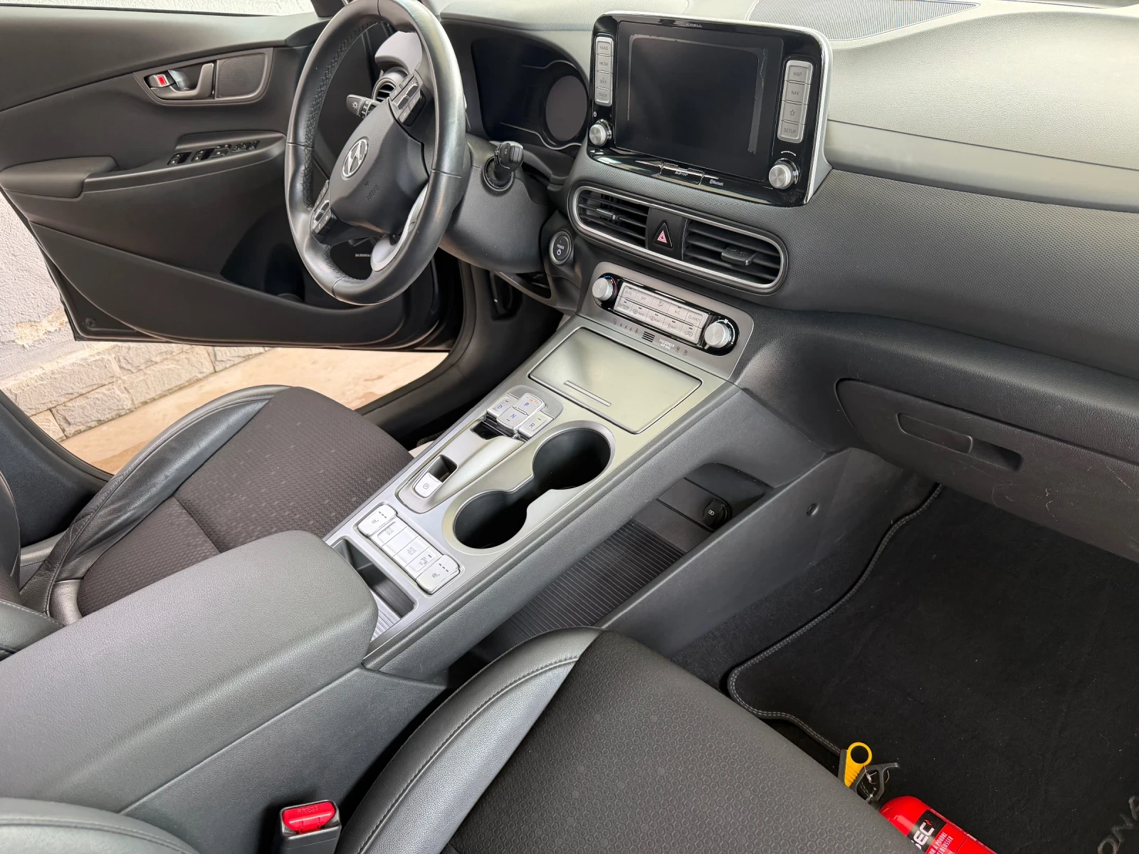 Hyundai Kona, снимка 12 - Автомобили и джипове - 55341251