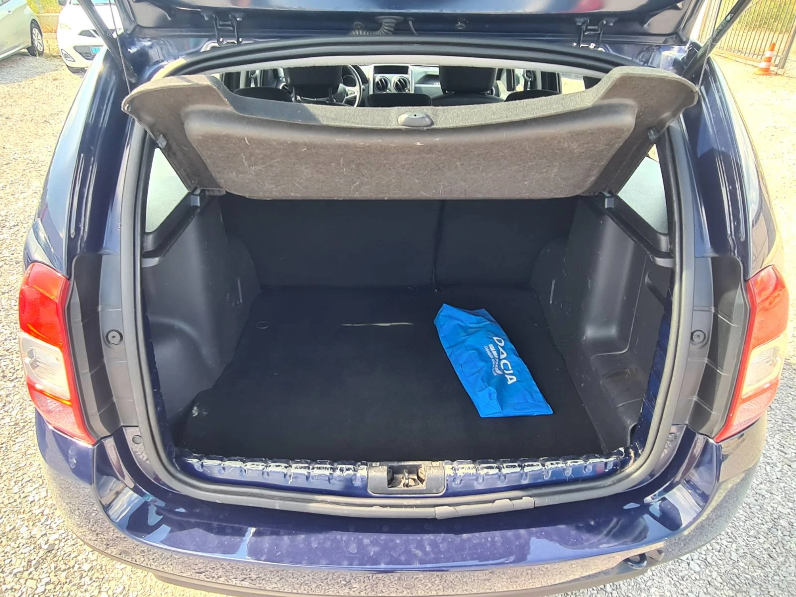 Dacia Duster  1.6i GPL/NAVI/KAMERA/EURO 6B, снимка 5 - Автомобили и джипове - 55508606