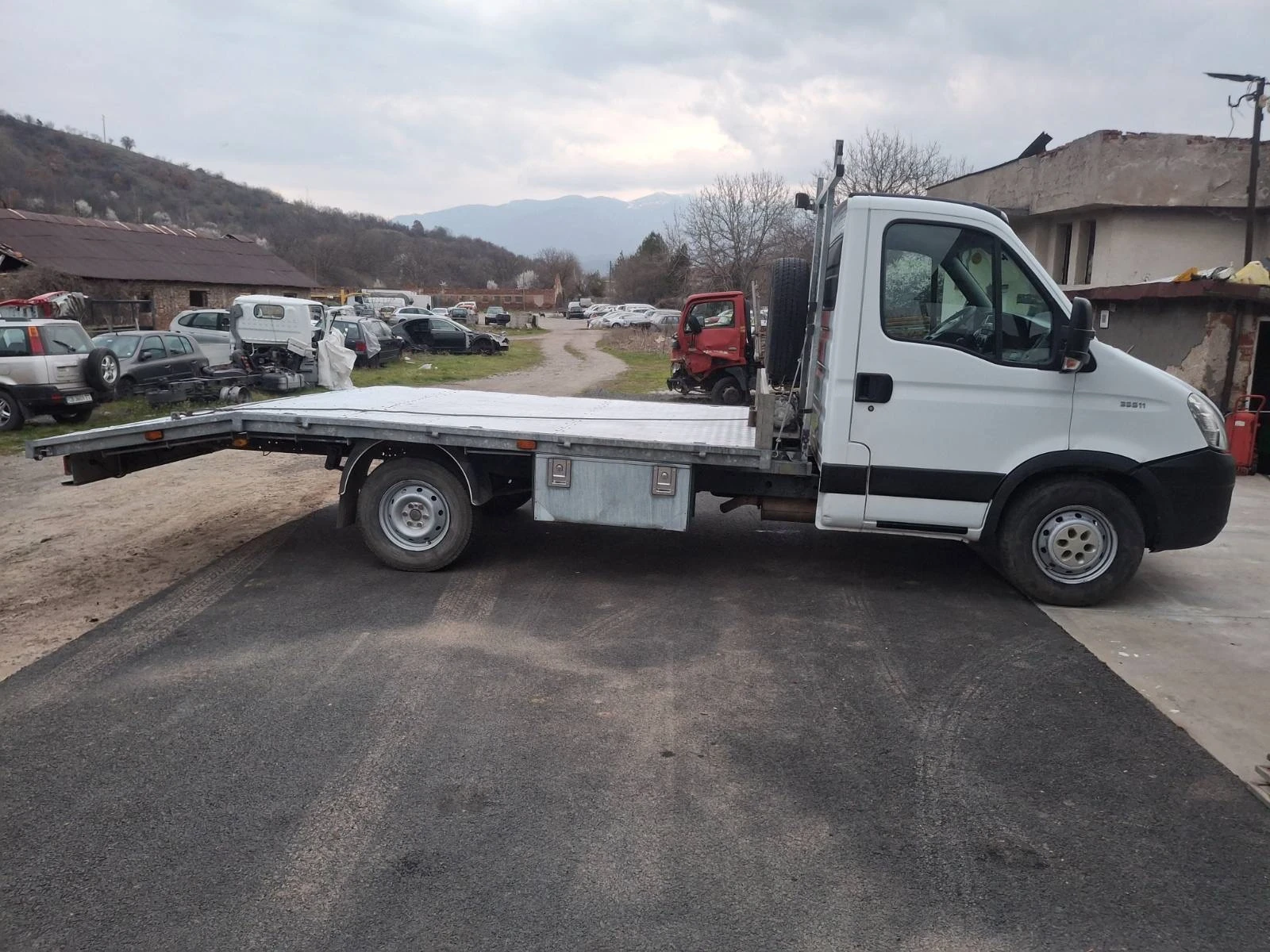 Iveco Daily Пътна помощ, снимка 2 - Бусове и автобуси - 54284154