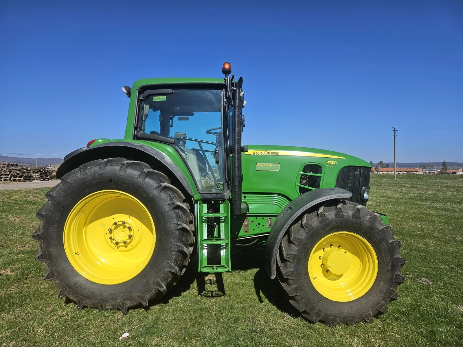 Трактор John Deere 7430 - изображение 4