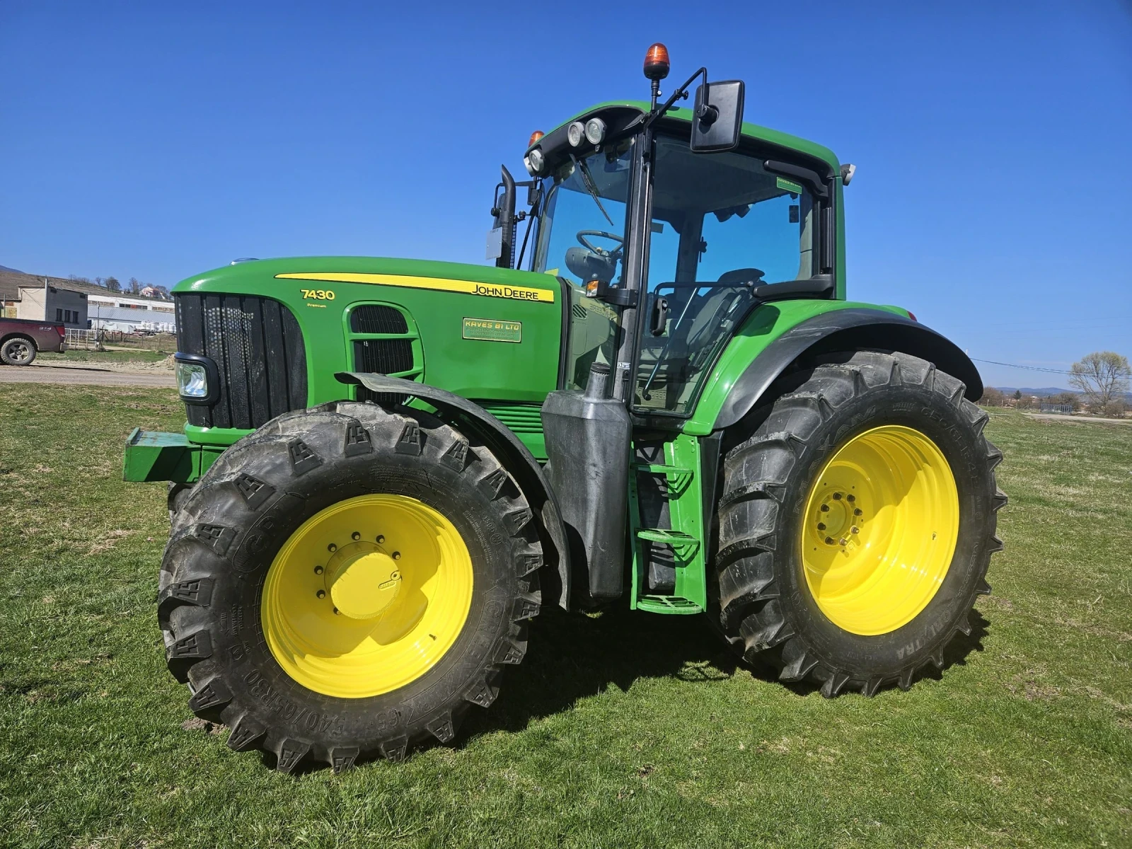 Трактор John Deere 7430 - изображение 8