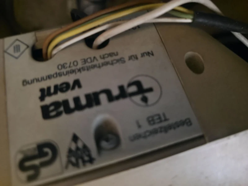 Кемпер Ford Transit Солари, баня, тоалетна, снимка 9 - Каравани и кемпери - 51203059