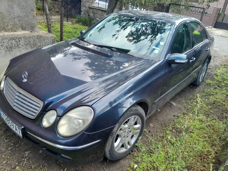 Mercedes-Benz E 220, снимка 3 - Автомобили и джипове - 47844362