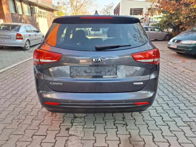 Kia Ceed 1.6crdi 2018 automat, снимка 8 - Автомобили и джипове - 48249740