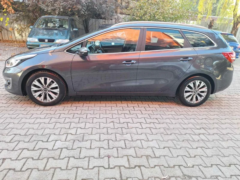 Kia Ceed 1.6crdi 2018 automat, снимка 5 - Автомобили и джипове - 48249740