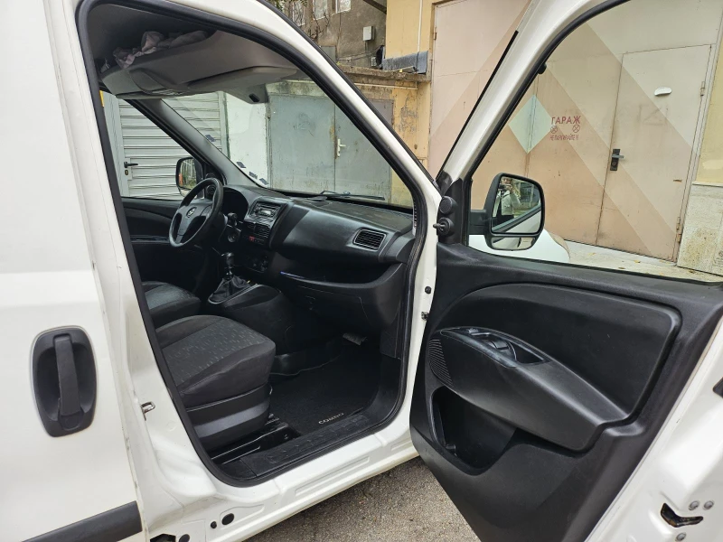 Opel Combo, снимка 9 - Автомобили и джипове - 52532092