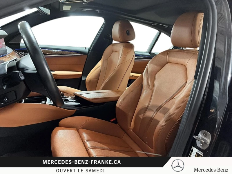 BMW 530E ПАМЕТ* M PACK* ПАНОРАМА* 4 ПОДГРЕВА* КАМЕРА* , снимка 14 - Автомобили и джипове - 52652969