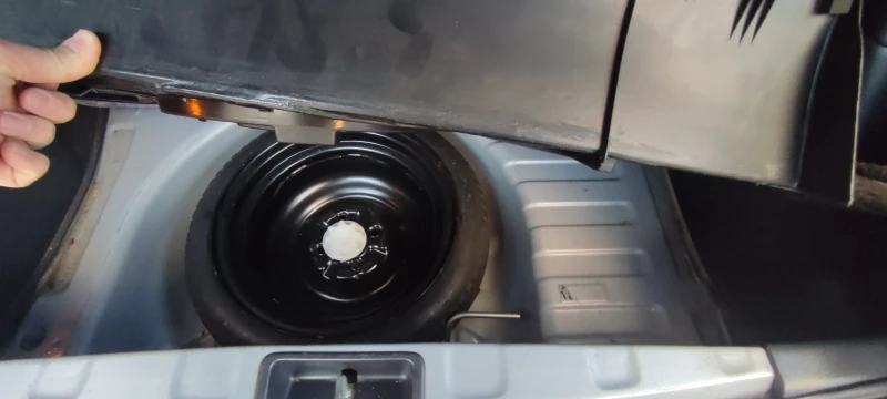 Toyota Yaris 1, 3 бензин/ климатик , снимка 10 - Автомобили и джипове - 53060891