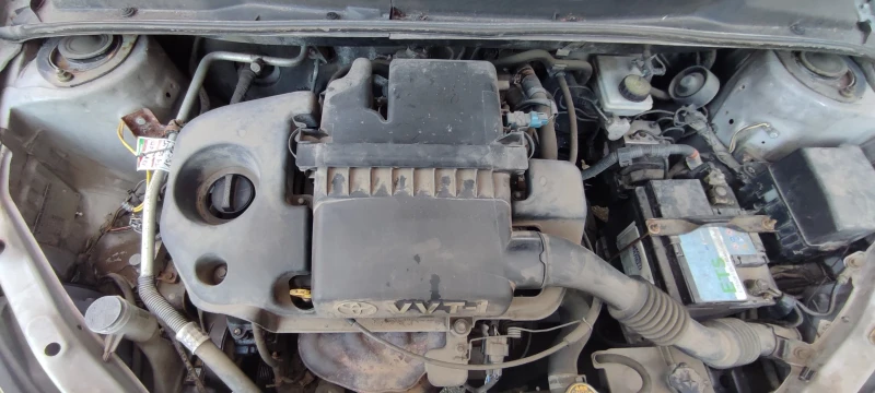 Toyota Yaris 1, 3 бензин/ климатик , снимка 12 - Автомобили и джипове - 53060891