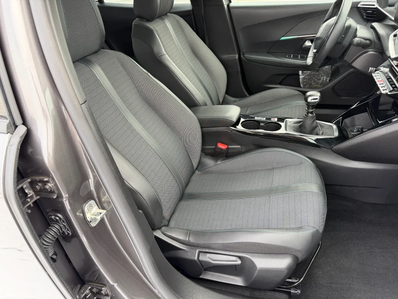 Peugeot 2008 1.5 Blue HDI Allure, снимка 10 - Автомобили и джипове - 53188386