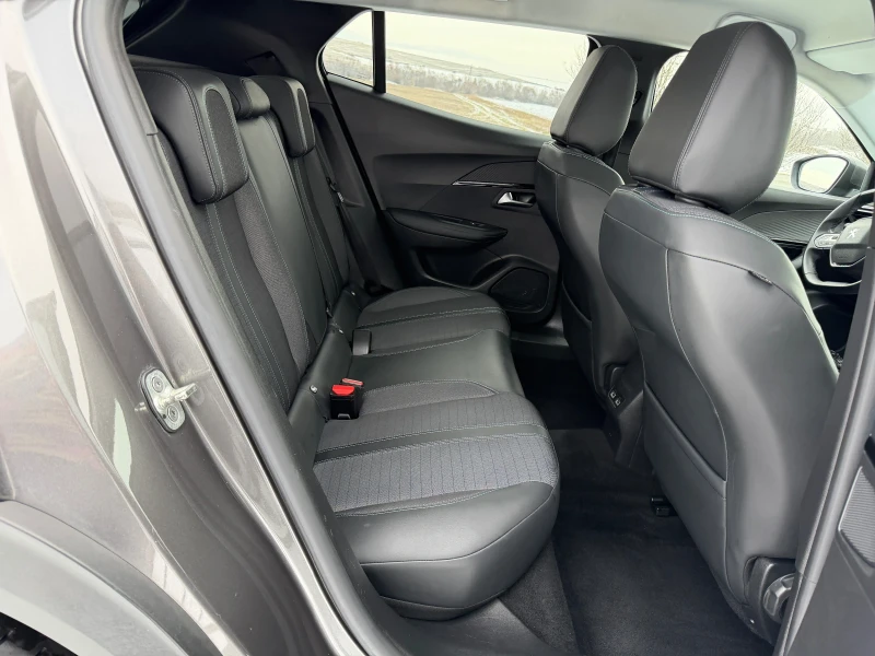 Peugeot 2008 1.5 Blue HDI Allure, снимка 8 - Автомобили и джипове - 53188386