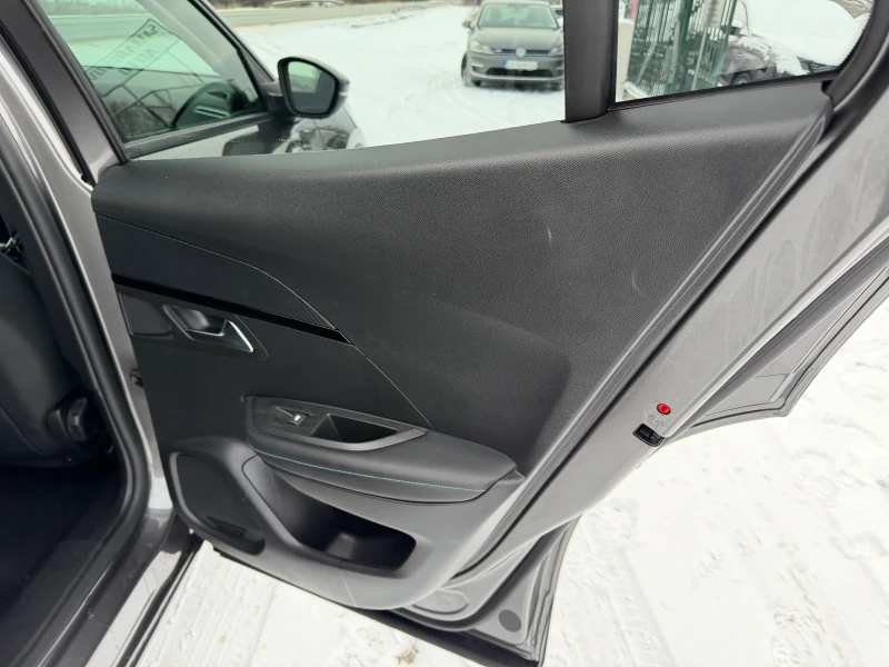 Peugeot 2008 1.5 Blue HDI Allure, снимка 7 - Автомобили и джипове - 53188386
