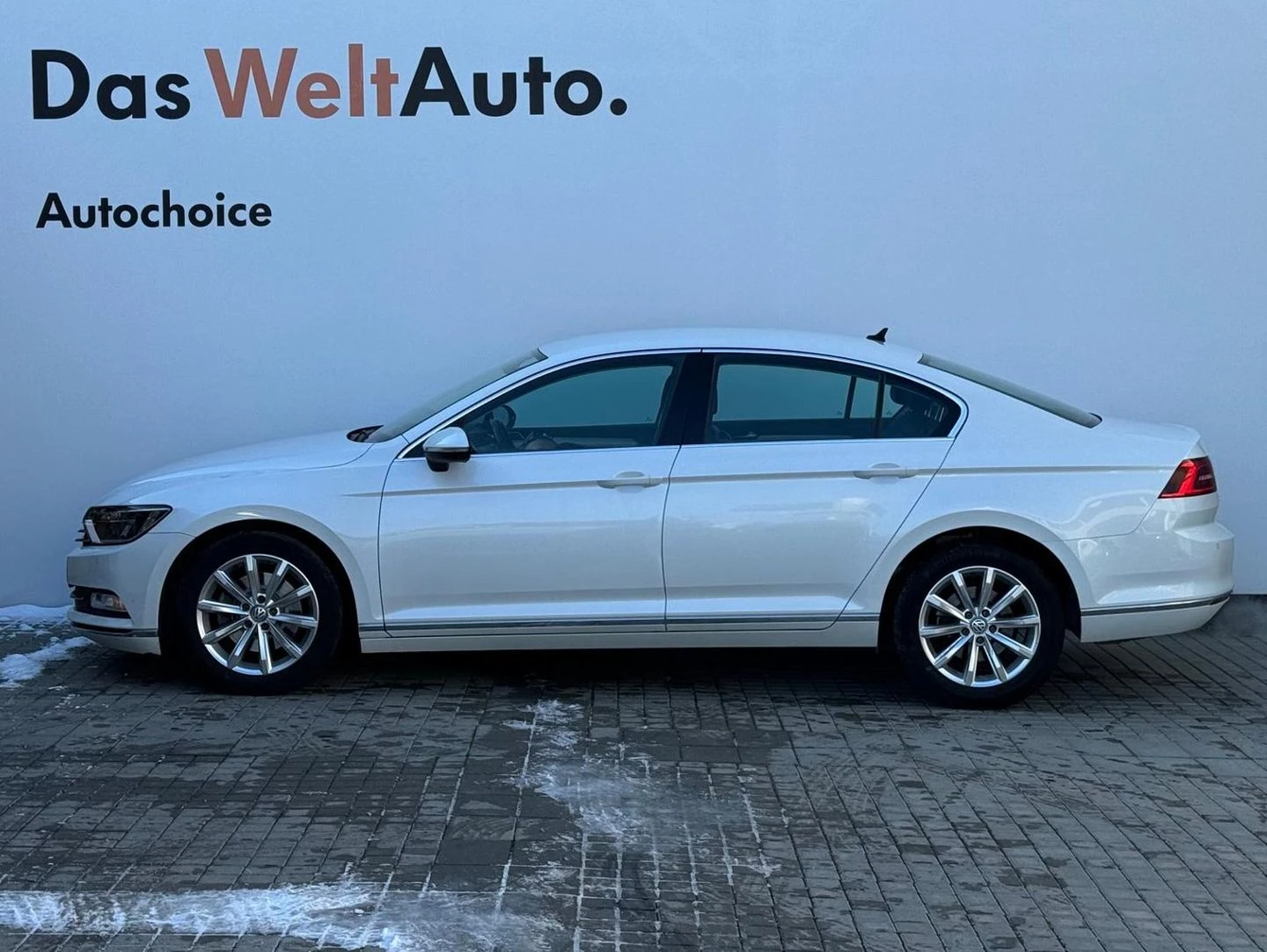 VW Passat Highline 1.8TSI BMT - изображение 2