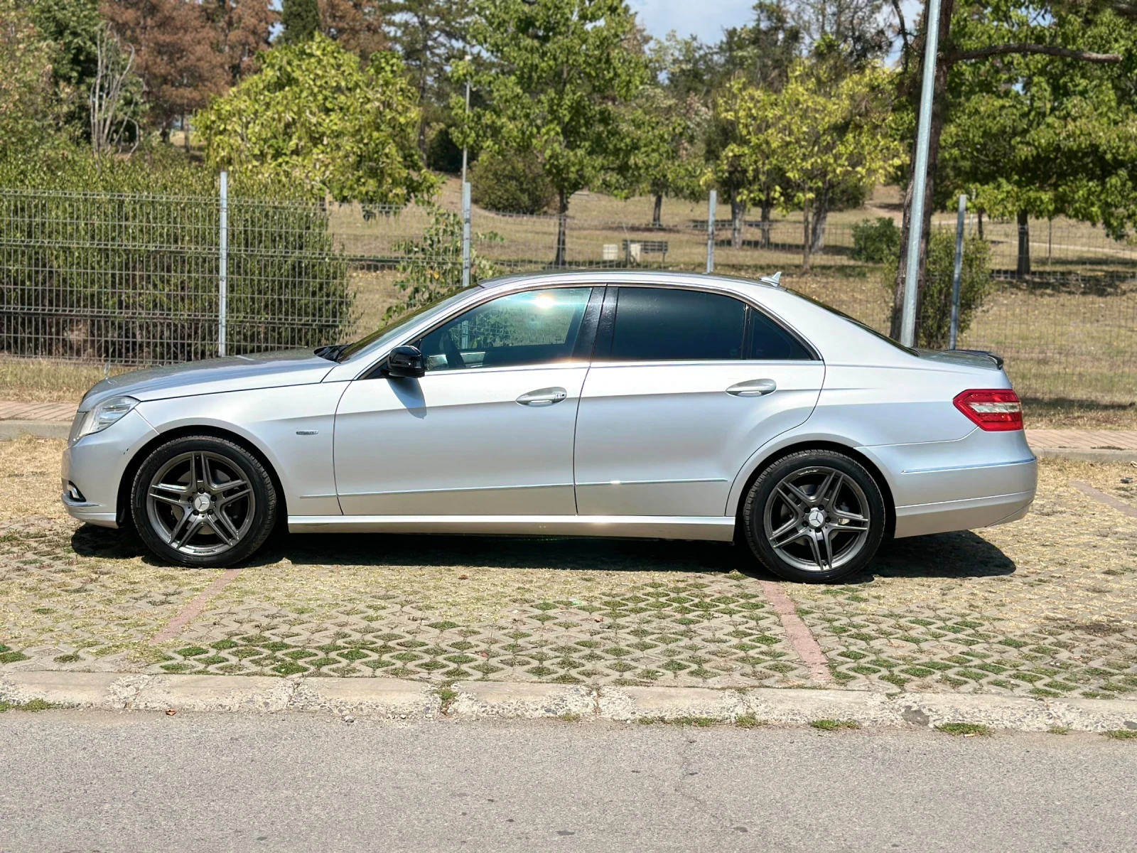 Mercedes-Benz E 350 CDI 4 MATIC 231PS AVANGARD - изображение 9