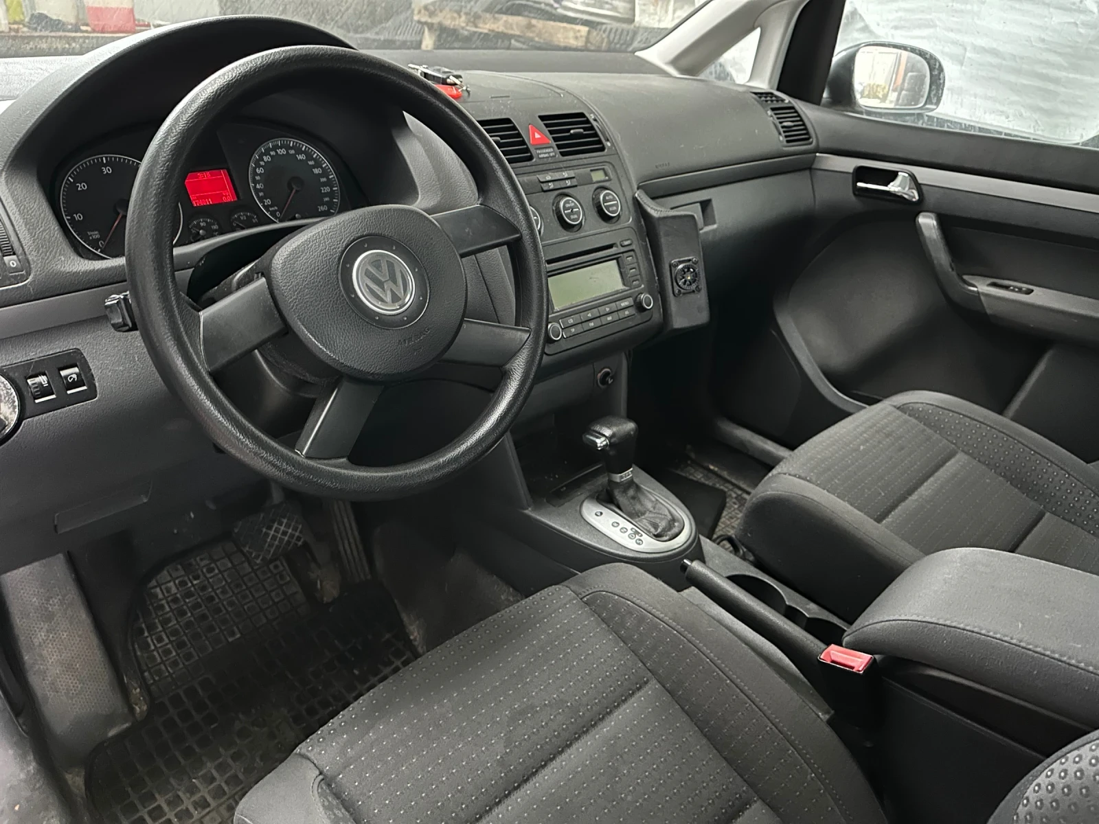 VW Touran 1, 9TDI DSG 170000км РЕАЛ КИЛОМЕТРИ - изображение 6