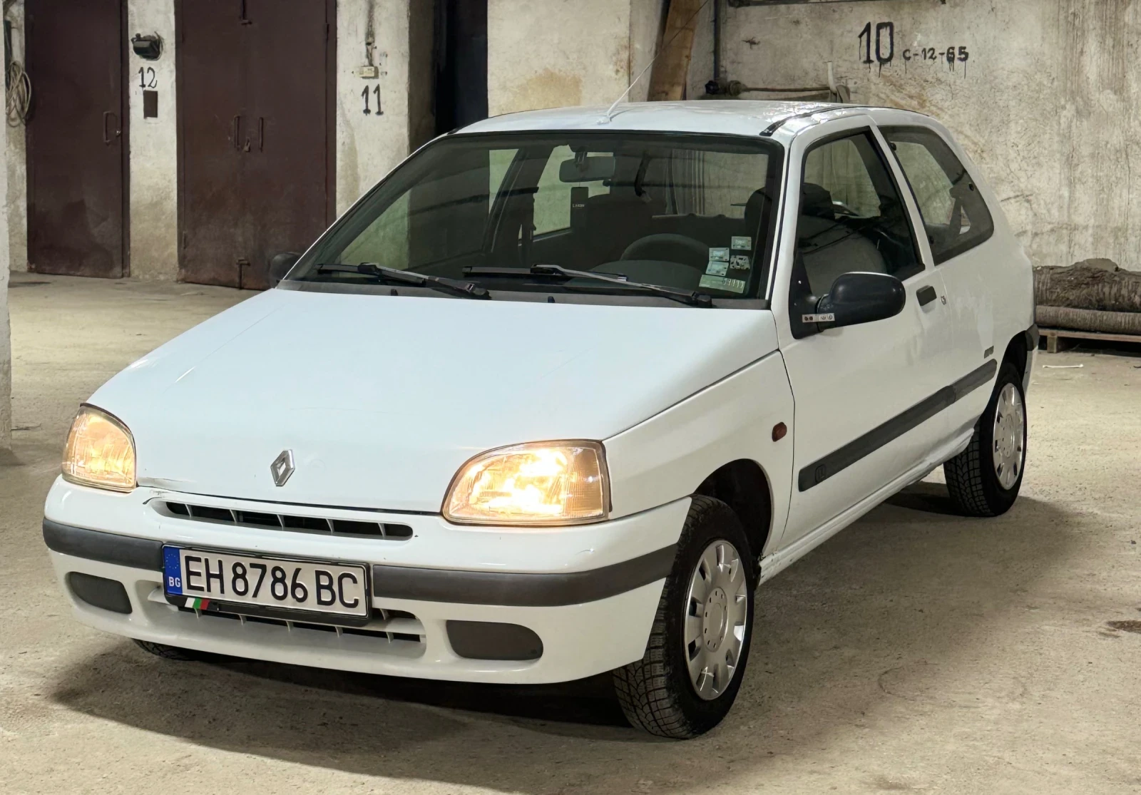 Renault Clio 1.2i - изображение 10