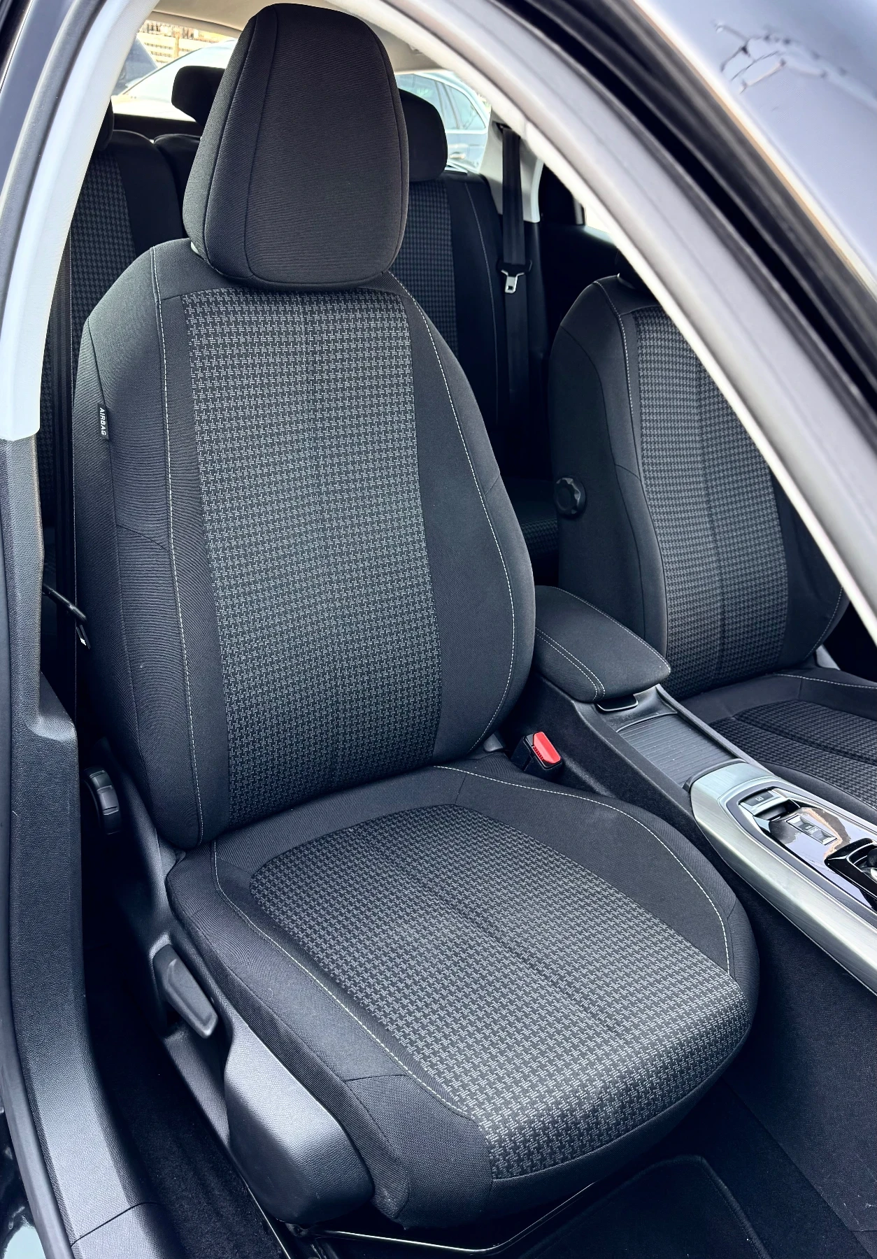 Peugeot 308 1.5HDI 130кс / Автоматик 8EAT - изображение 10