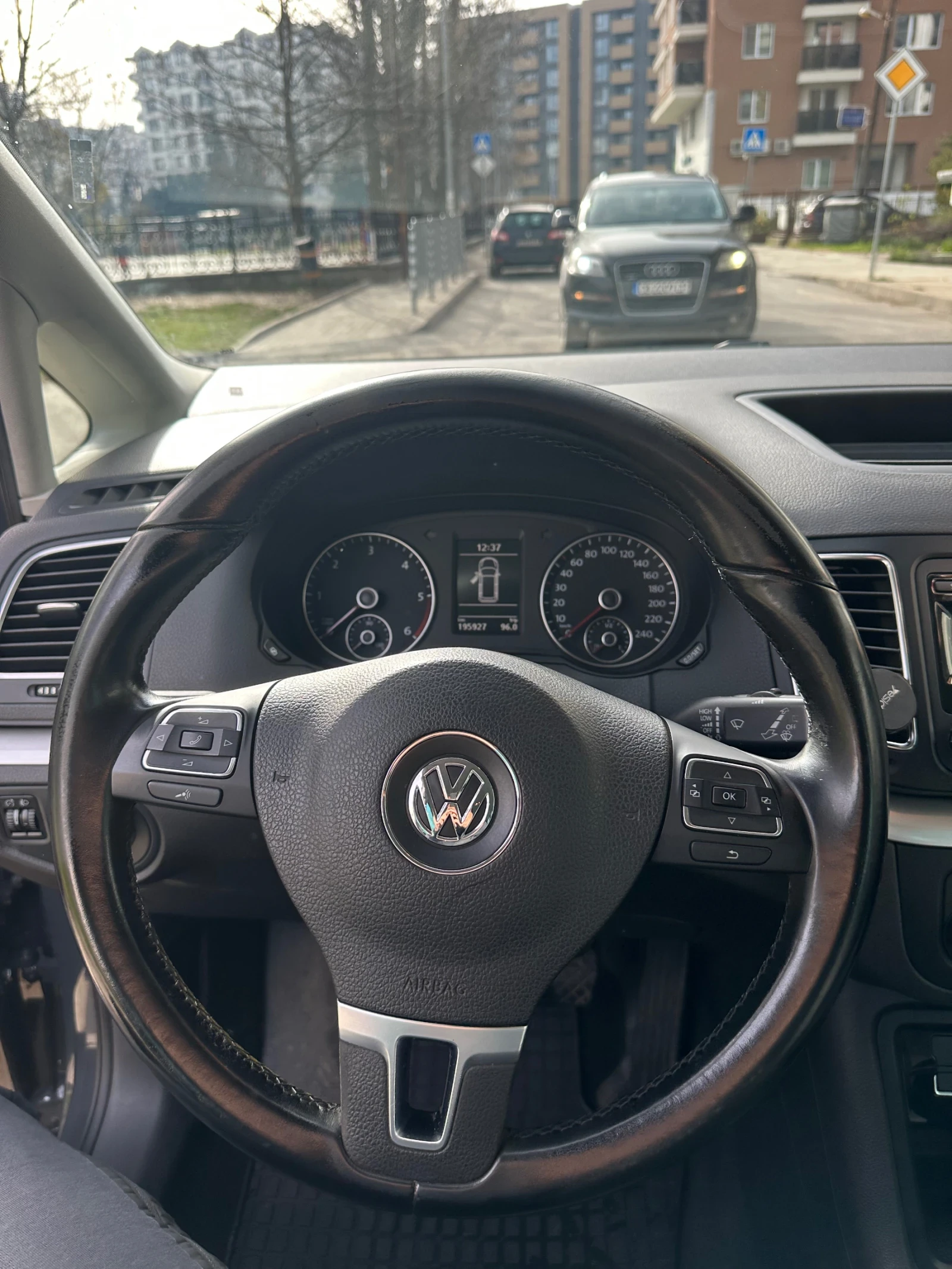 VW Sharan 2.0 TDI 140HP - изображение 7