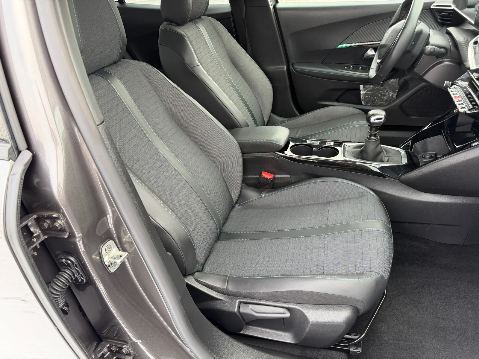 Peugeot 2008 1.5 Blue HDI Allure - изображение 10