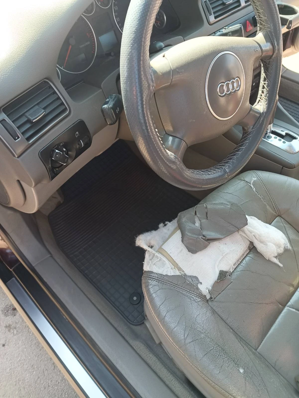 Audi A6 2, 5 TDI 155 коня , снимка 15 - Автомобили и джипове - 53851307