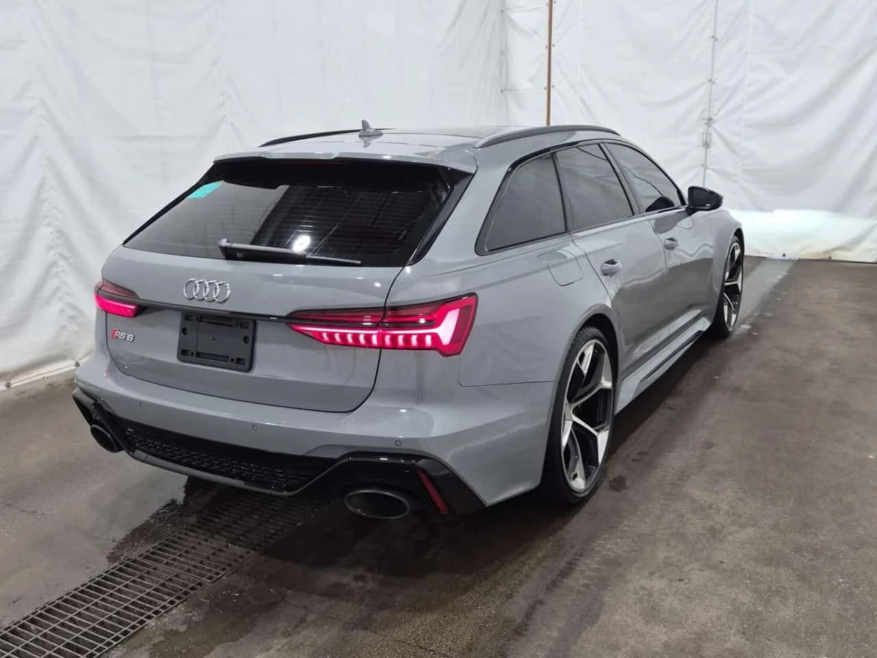 Audi Rs6 PERFORMANCE * Един собственик * Без инциденти * , снимка 3 - Автомобили и джипове - 53966929