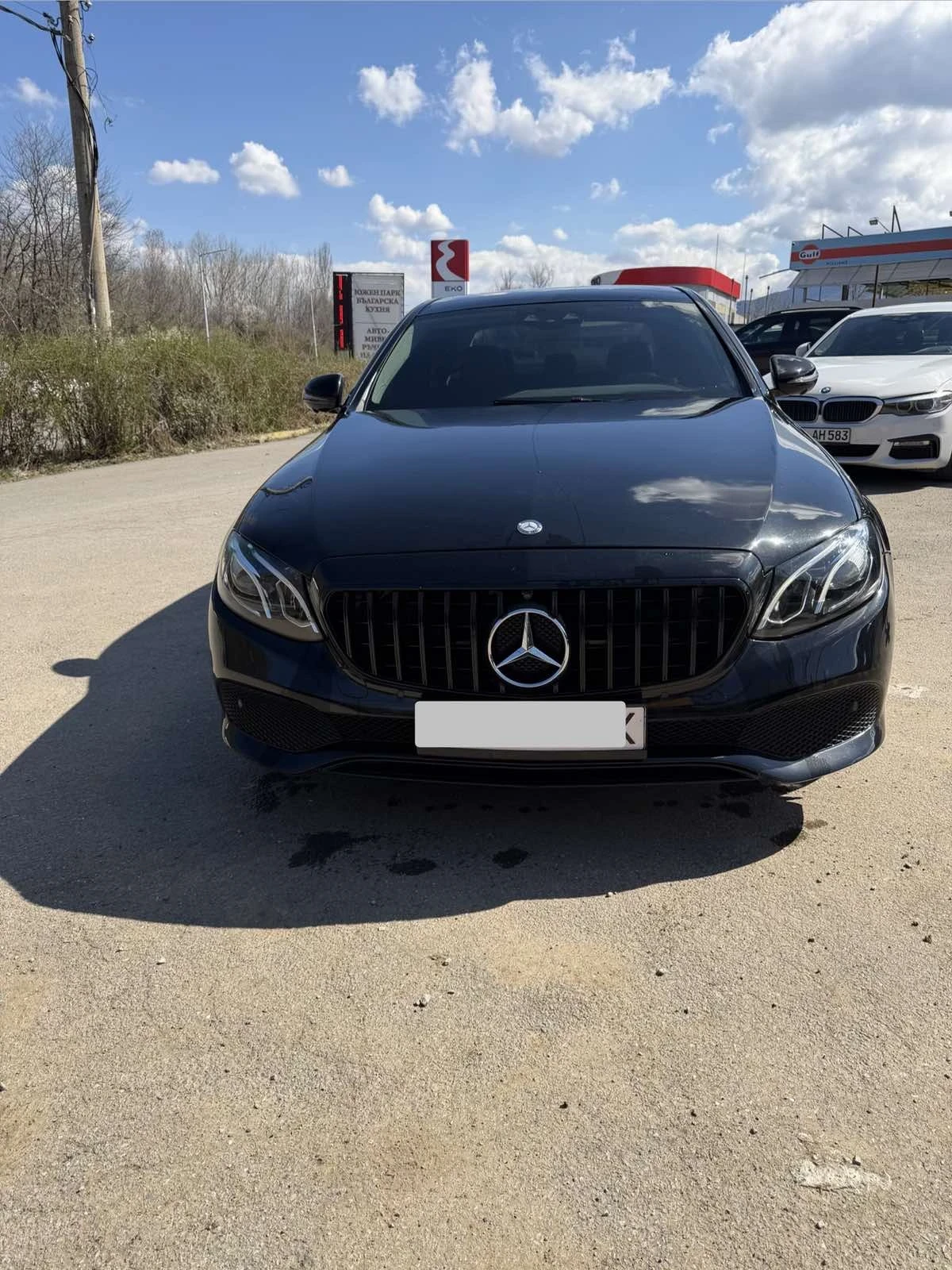 Mercedes-Benz E 220 d Pano/Digital/HeadUp, снимка 2 - Автомобили и джипове - 54168526