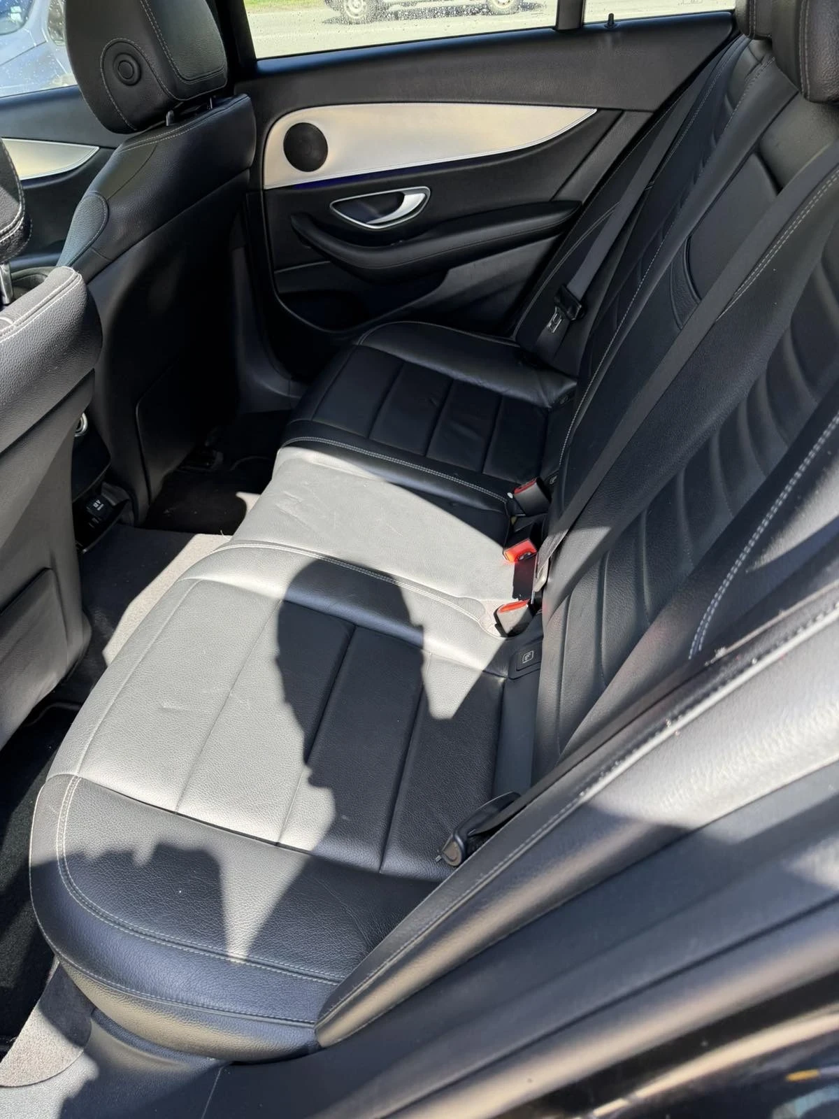 Mercedes-Benz E 220 d Pano/Digital/HeadUp, снимка 12 - Автомобили и джипове - 54168526