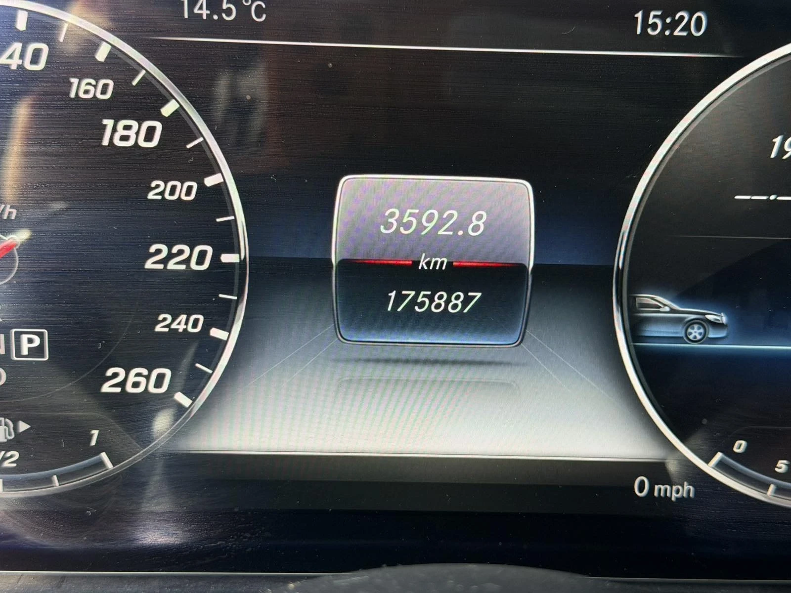 Mercedes-Benz E 220 d Pano/Digital/HeadUp, снимка 9 - Автомобили и джипове - 54168526