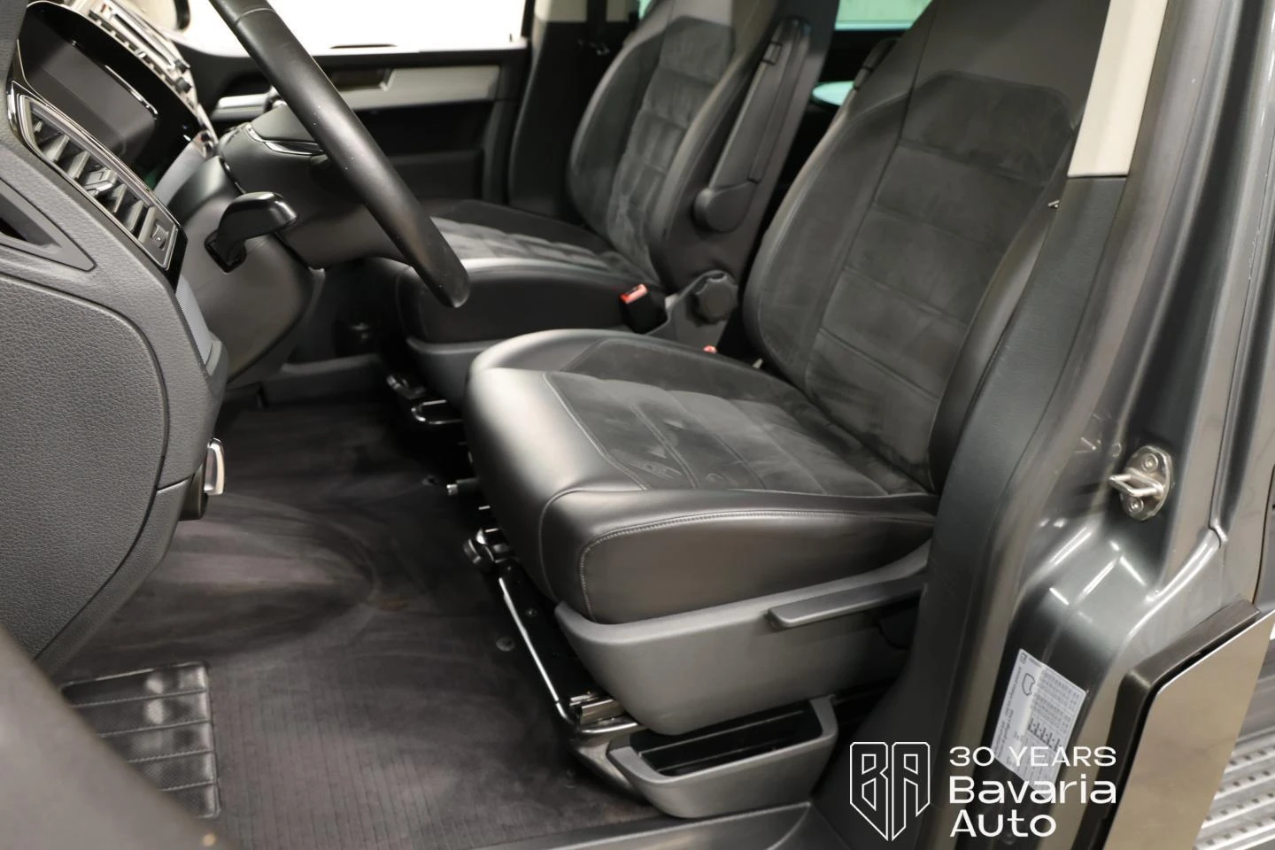 VW Multivan 2.0TDI HighLine, снимка 5 - Автомобили и джипове - 54558786