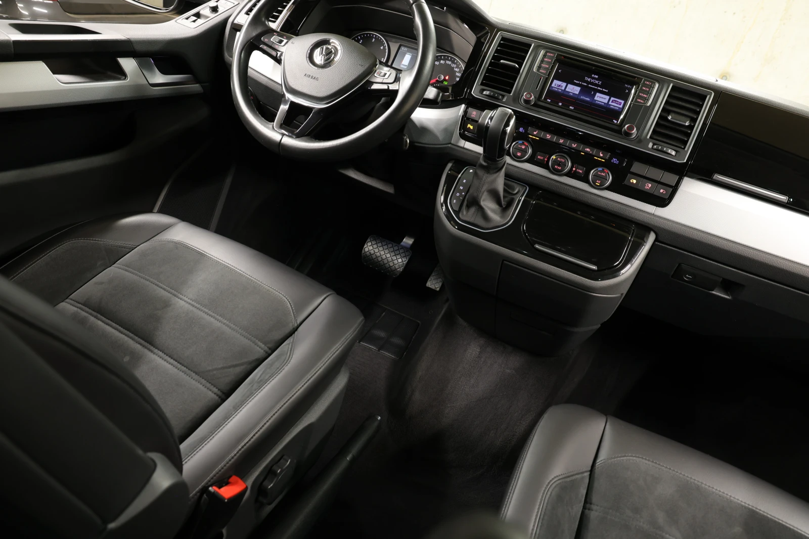 VW Multivan 2.0TDI HighLine, снимка 7 - Автомобили и джипове - 54558786