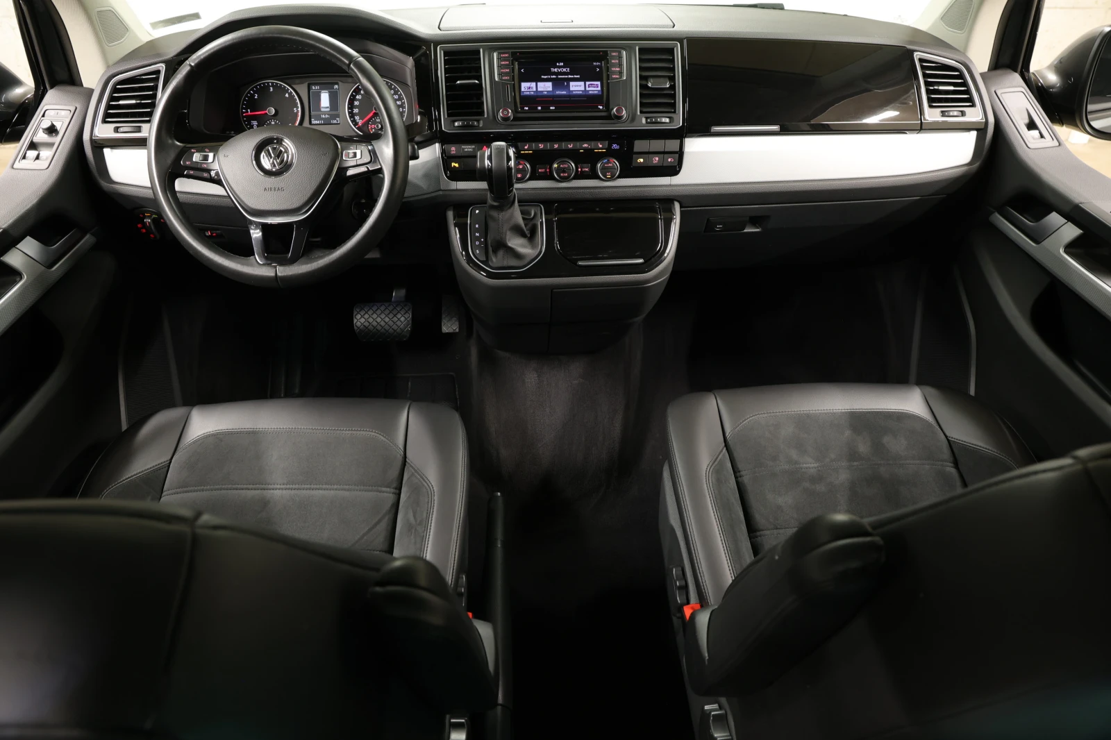 VW Multivan 2.0TDI HighLine, снимка 8 - Автомобили и джипове - 54558786