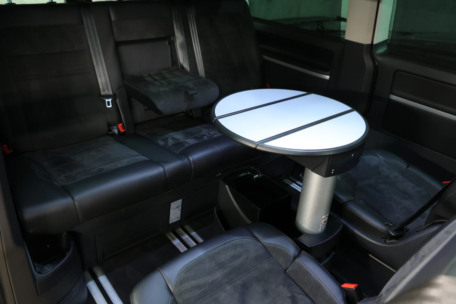 VW Multivan 2.0TDI HighLine, снимка 17 - Автомобили и джипове - 54558786