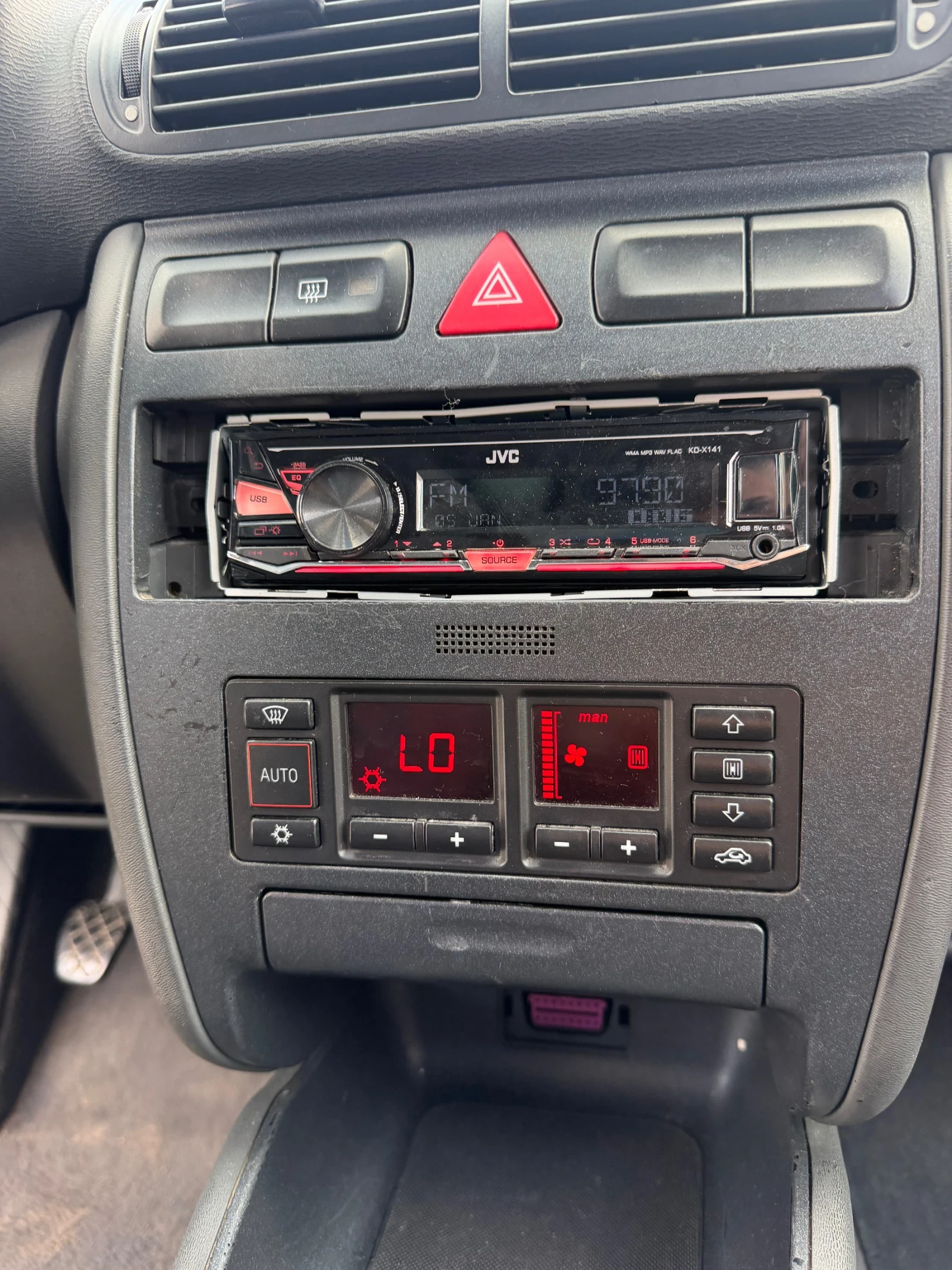 Audi A3 8L 1.9TDI 110к.с., снимка 8 - Автомобили и джипове - 55070513