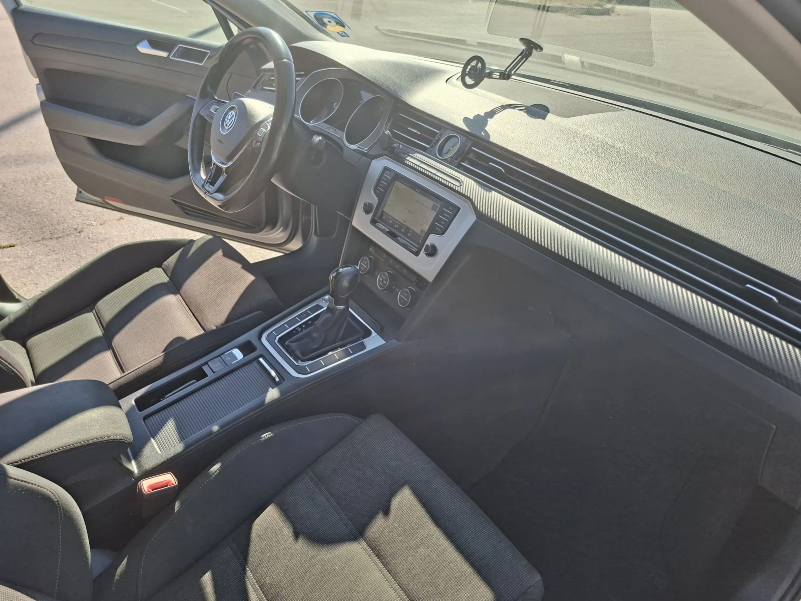 VW Passat 2.0 TDi/150 DSG, снимка 10 - Автомобили и джипове - 55507456
