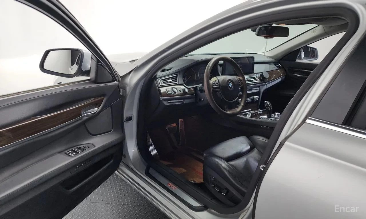 BMW 740 * 740Li * АВТОКРЕДИТ БЕЗ ПЪРВОНАЧАЛНА ВНОСКА* , снимка 10 - Автомобили и джипове - 55921764