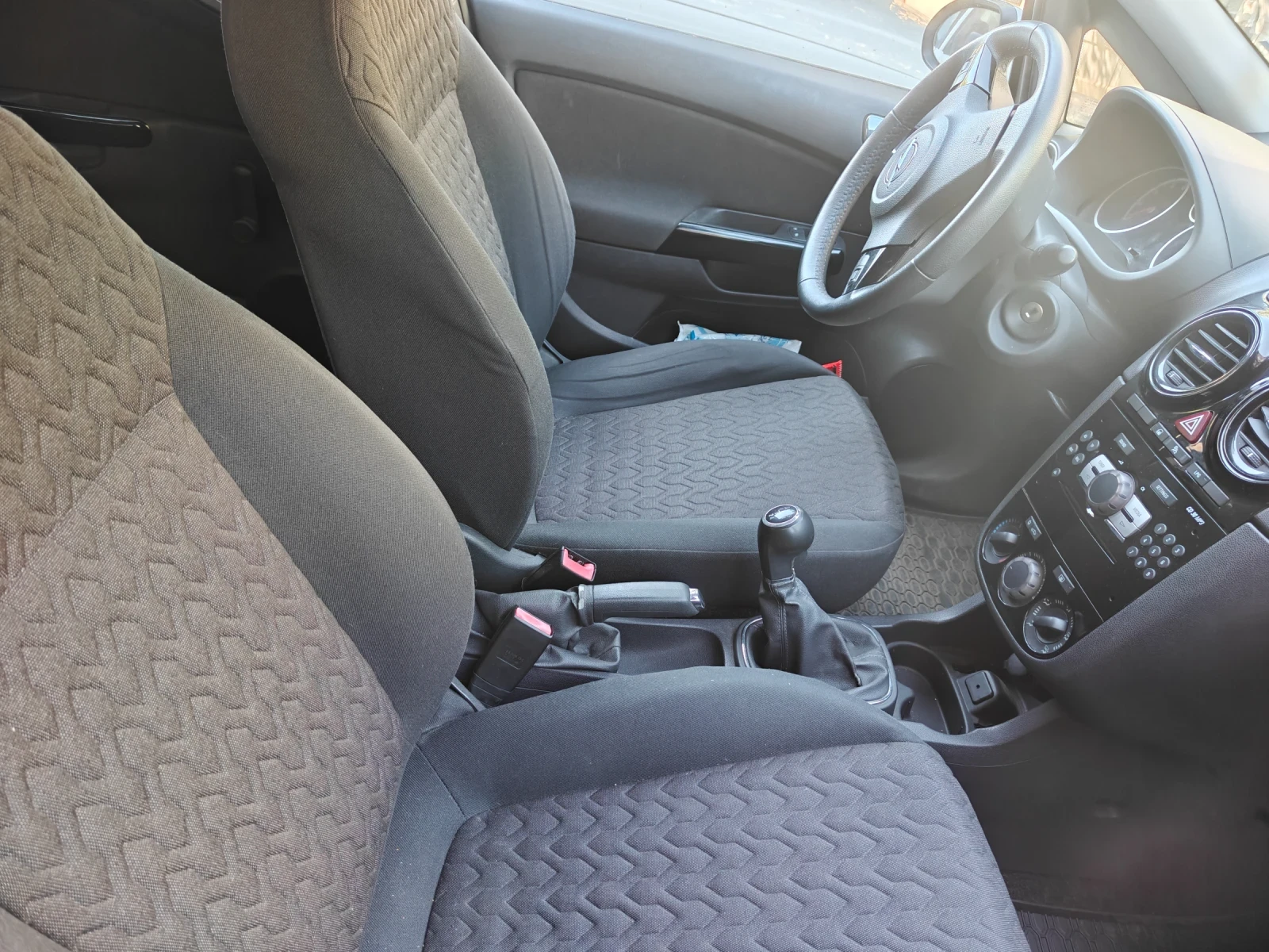 Opel Corsa 2014 г. 1.4 /ГАЗ, снимка 4 - Автомобили и джипове - 56003131