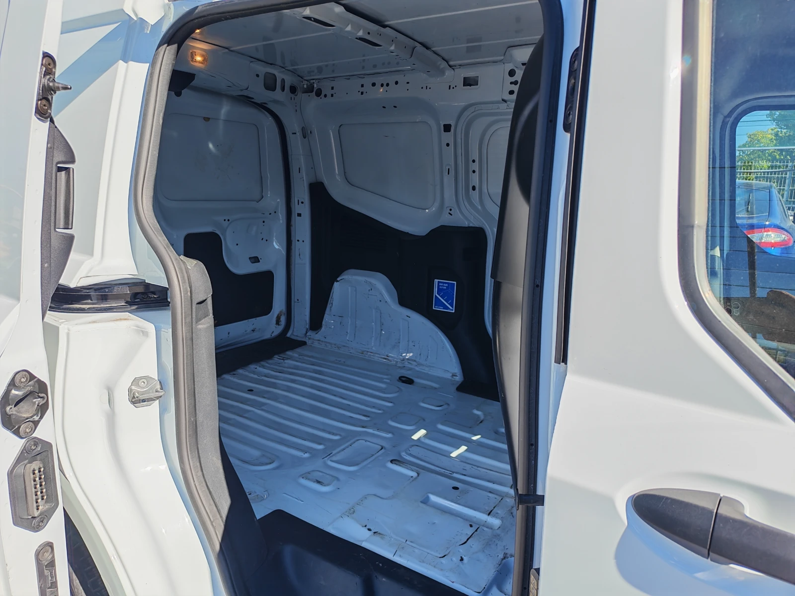 Ford Courier 1.0 EcoBoost, снимка 12 - Автомобили и джипове - 56365220