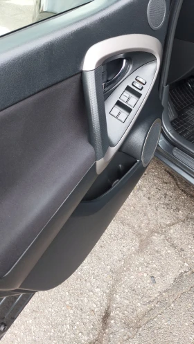 Toyota Rav4 2.2 D4d Luxury - 6600 € / 12908.48 лв. - 23845528 9