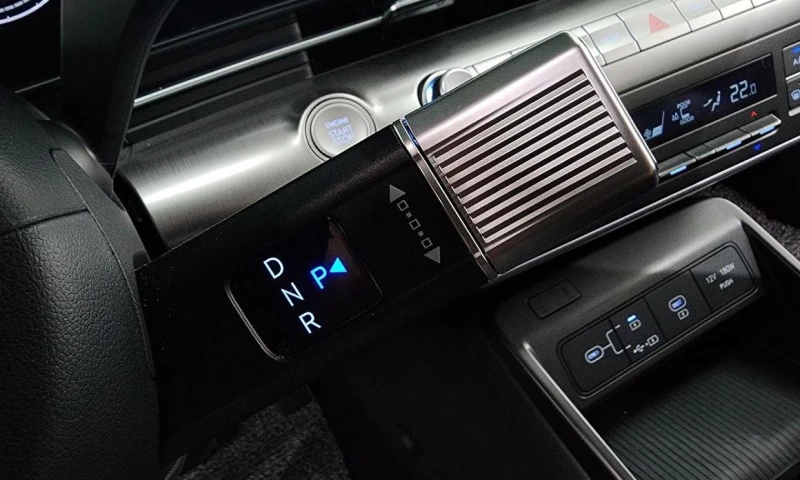 Hyundai Kona Gasoline 1.6 Turbo 2WD Modern, снимка 9 - Автомобили и джипове - 52113055