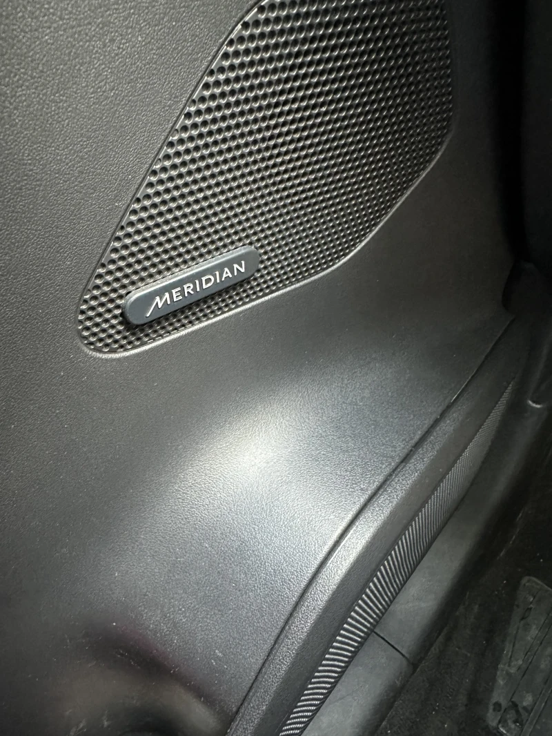 Jaguar F-PACE Сервизна история България, снимка 7 - Автомобили и джипове - 53097986