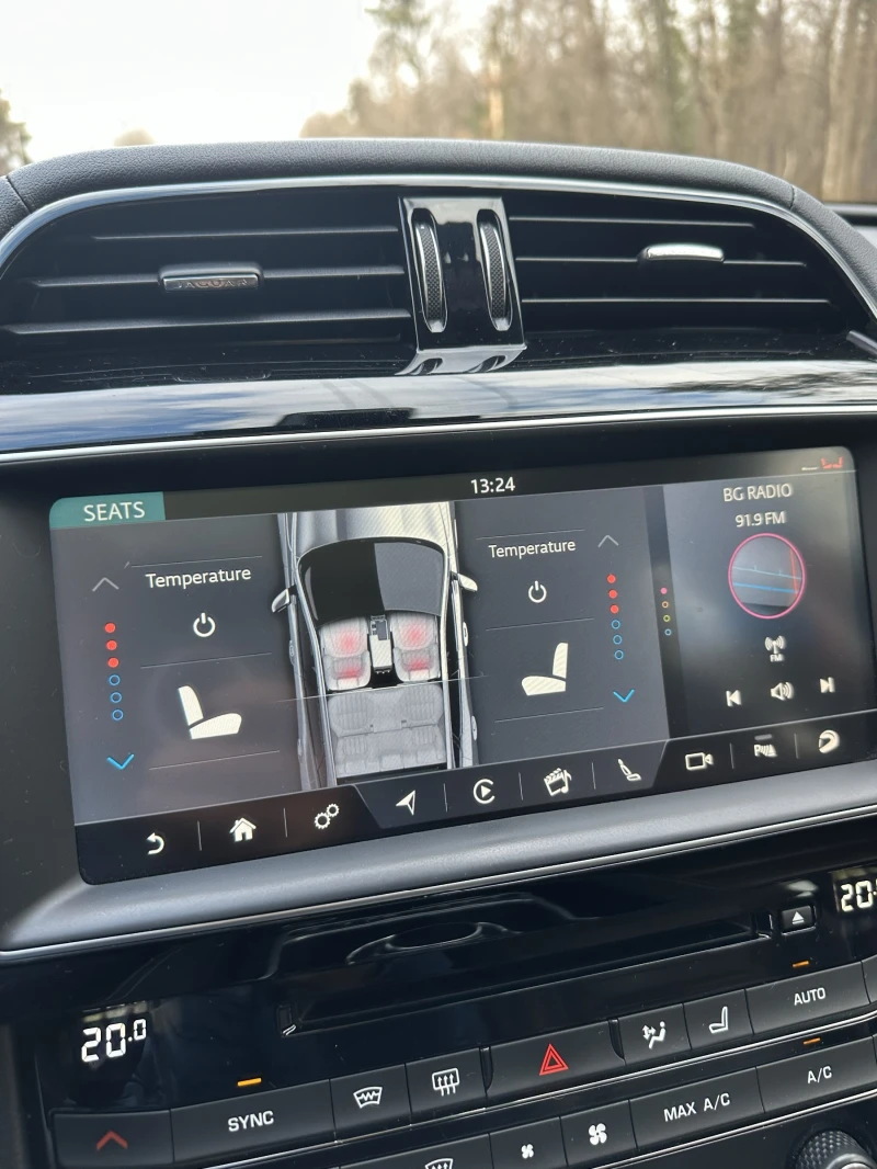 Jaguar F-PACE Сервизна история България, снимка 6 - Автомобили и джипове - 53097986