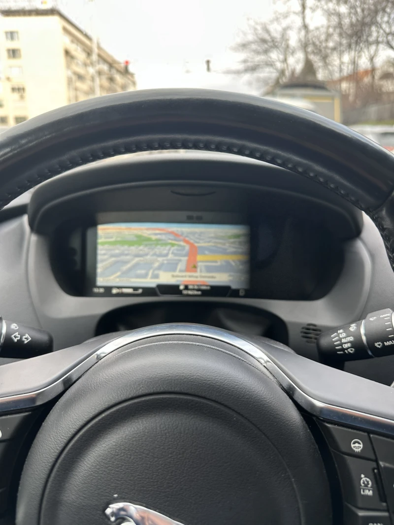 Jaguar F-PACE Сервизна история България, снимка 8 - Автомобили и джипове - 53097986