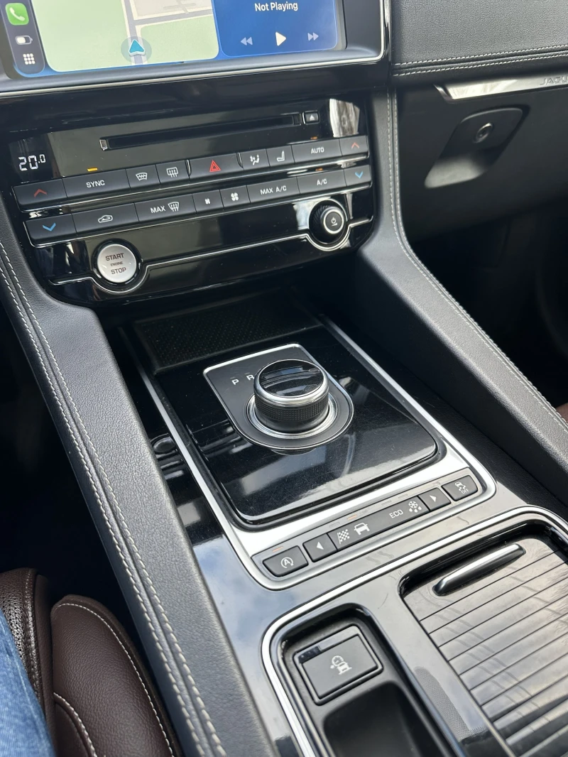 Jaguar F-PACE Сервизна история България, снимка 5 - Автомобили и джипове - 53097986