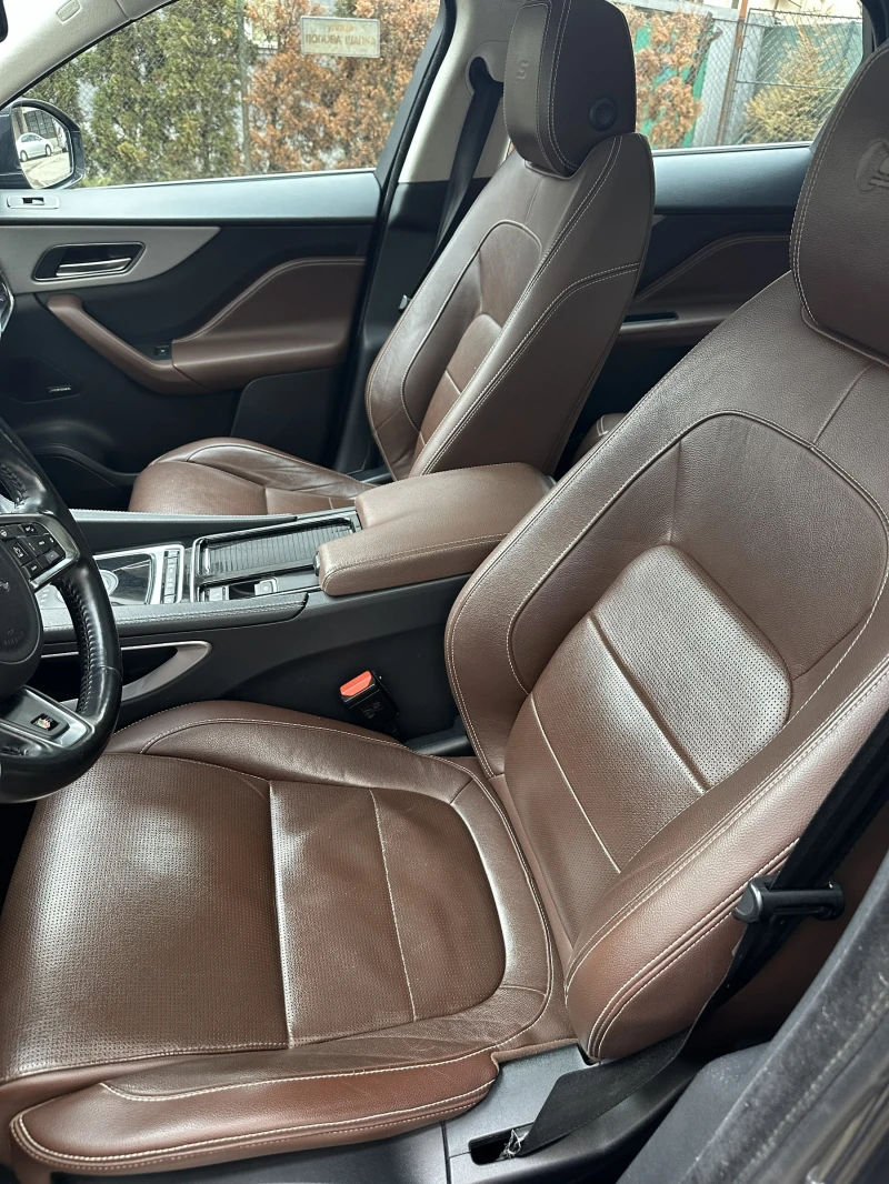 Jaguar F-PACE Сервизна история България, снимка 9 - Автомобили и джипове - 53097986
