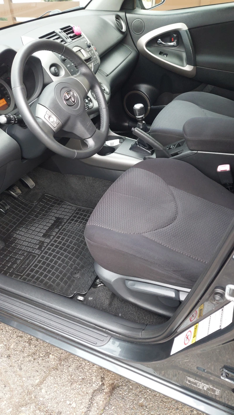 Toyota Rav4 2.2 D4d Luxury, снимка 8 - Автомобили и джипове - 53125739