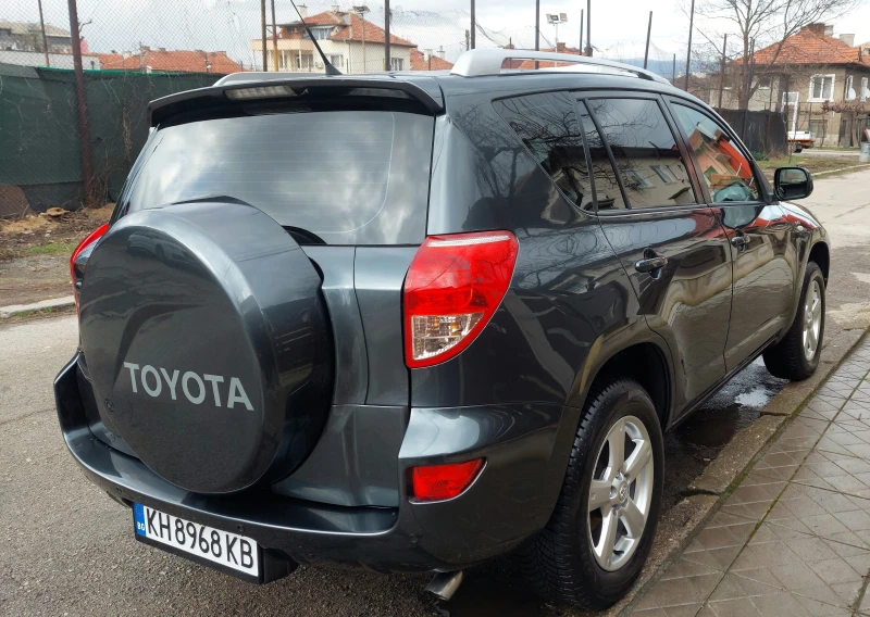 Toyota Rav4 2.2 D4d Luxury, снимка 3 - Автомобили и джипове - 53125739