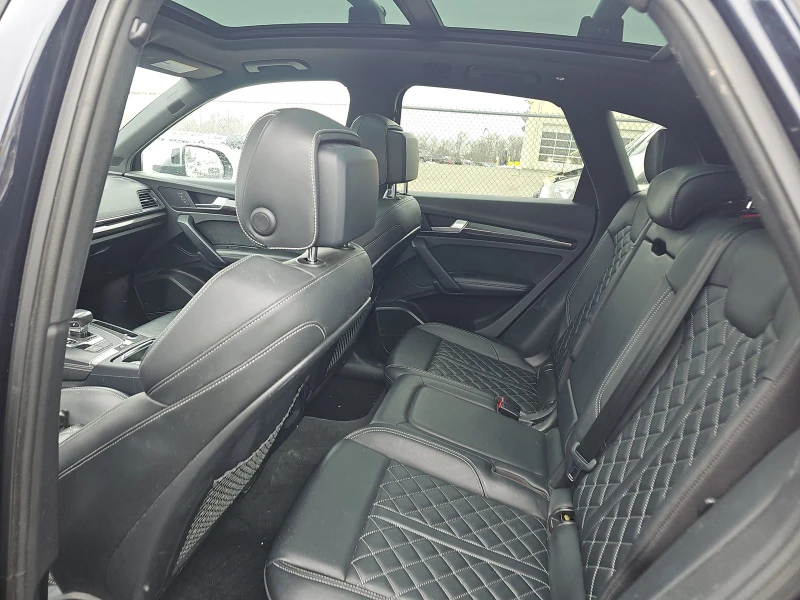 Audi SQ5 MATRIX* BANG* OLUFSEN* CARBON* 360КАМЕРА* , снимка 13 - Автомобили и джипове - 53458156