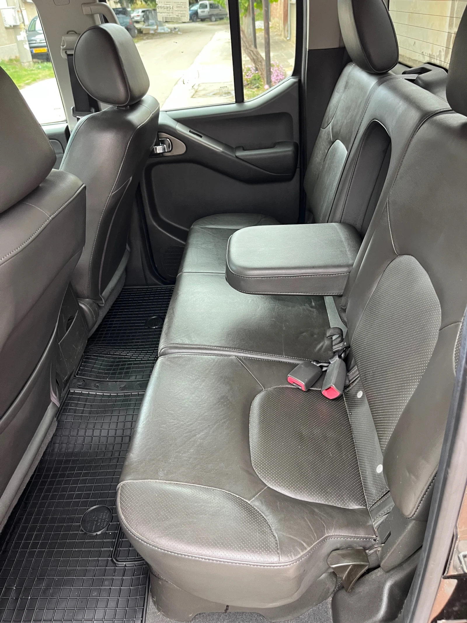 Nissan Navara Exclusive-Navi-4x4Low - изображение 9