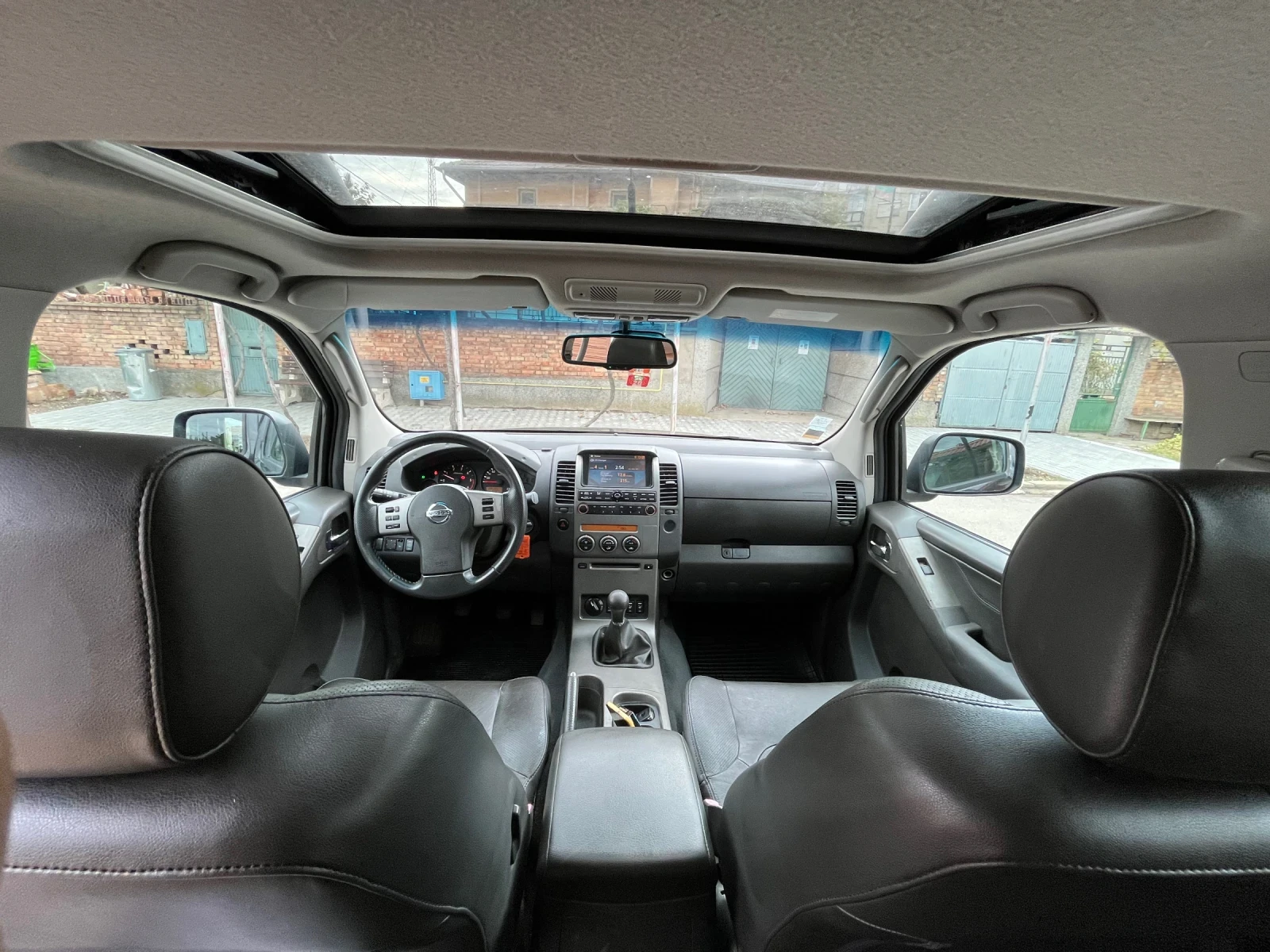 Nissan Navara Exclusive-Navi-4x4Low - изображение 10